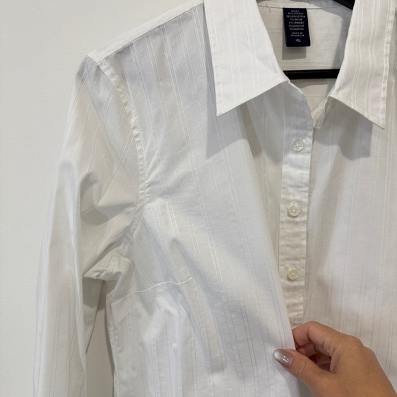 IZOD Women's White Collared Shirt size XL - Picture 9 of 16